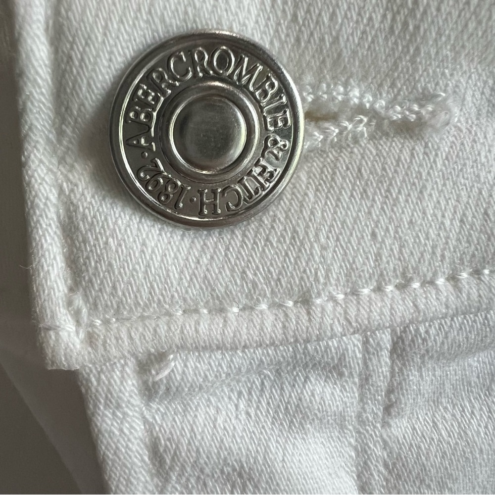Abercrombie & Fitch Simone High Rise White Ankle Jeans with distressed Hem - Picture 4 of 10